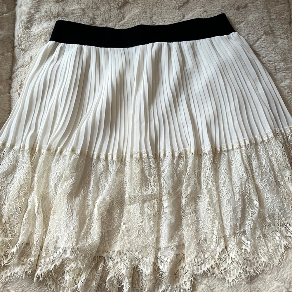 F21 white pleated lace skirt